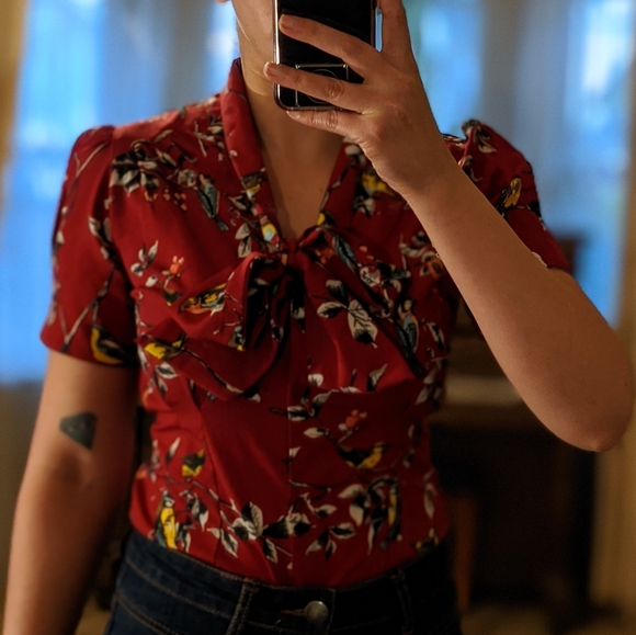 Hell Bunny Vixen cap sleeved button up top - Picture 3 of 4